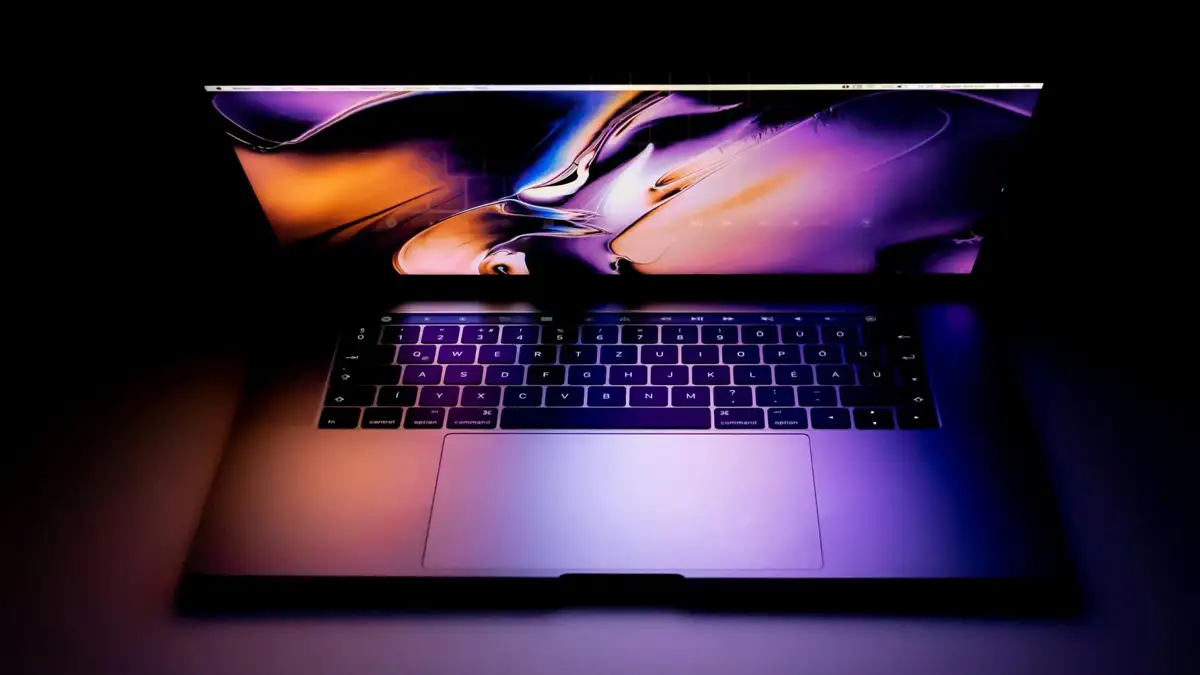 MacBook OLED