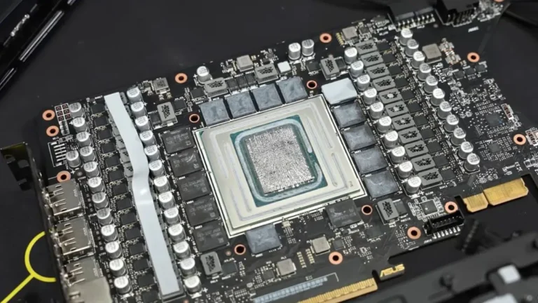 ASUS ROG Matrix RTX 5090 проблемы с жидким металлом